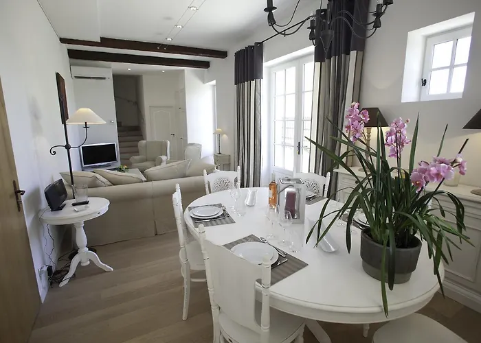 La Vernede Holiday home